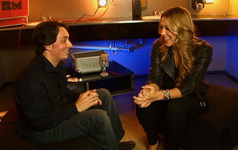 Colbie-Caillat-Backstage-Jonathan-Real