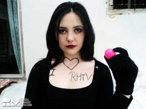 dark-haired-girl-i-love-real-magic-tv-3