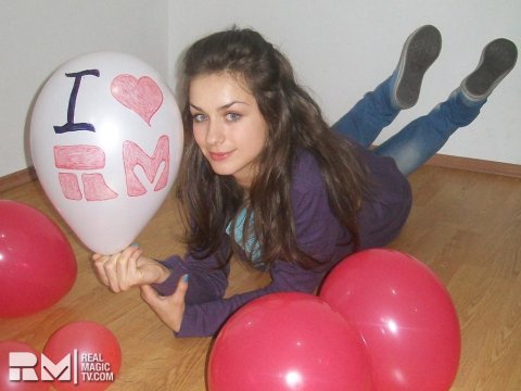 real-magic-tv-rmtv-balloon-girl-1