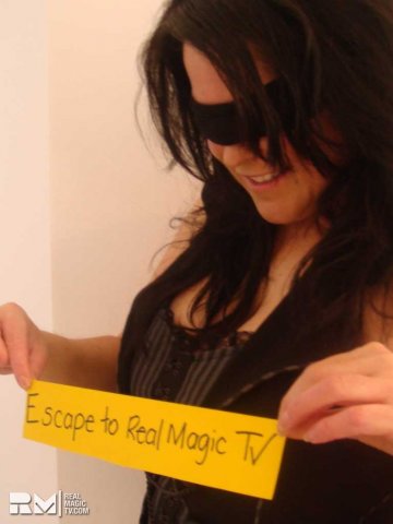 blindfolded-girl-woman-escape-to-rmtv