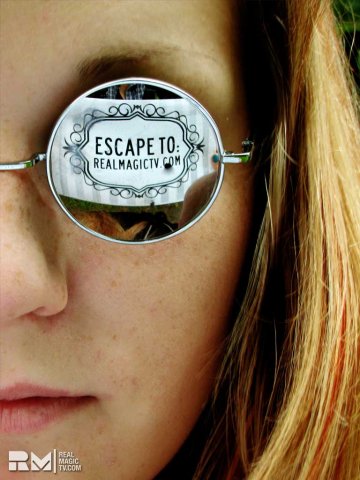 escape-in-girl-glasses
