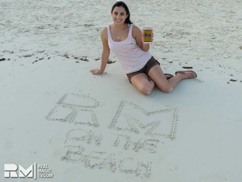 rmtv-on-the-beach-girl-phone