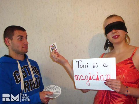 toni-is-a-female-magician-rmtv-2
